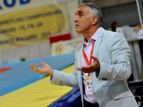 Azərbaycan milli komandasının sabiq baş məşqçisi koronavirusdan öldü