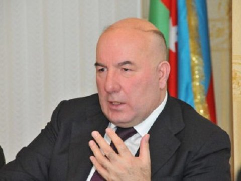 “Əgər bu olmasaydı, bağlanan bankların siyahısı genişlənərdi” - Elman Rüstəmov