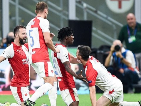 Daha bir ölkədə futbol çempionatı bərpa olunur