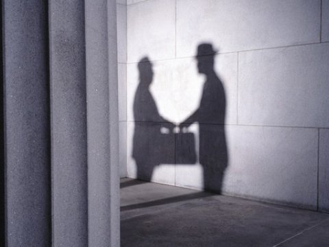 İslahatlara kölgə salanlar...