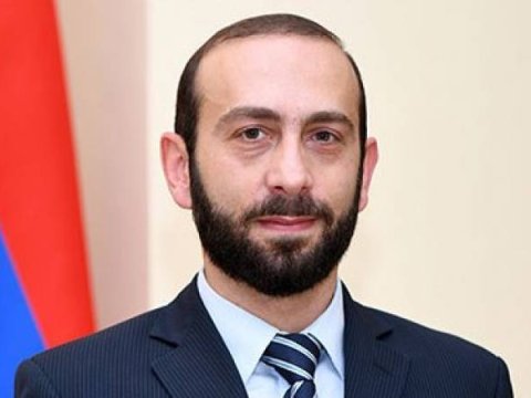 Ermənistan parlamentinin spikeri Şuşaya yola düşdü