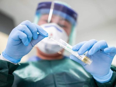 Azərbaycanda 681 tibb işçisi koronavirusa YOLUXUB