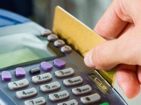 Əcnəbilərin Azərbaycanda bank kartları ilə xərcləmələri kəskin azalıb