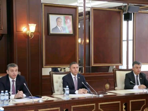 Bank sektorunda sağlamlaşma prosesi gedir - Tahir Mirkişili