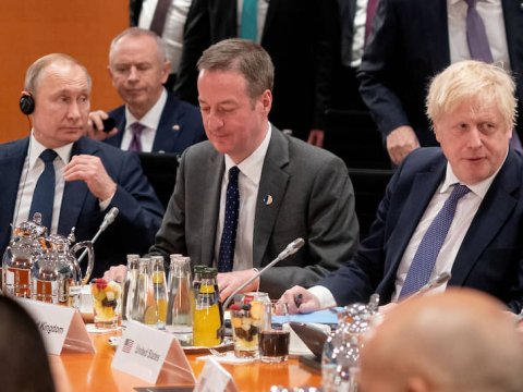 Rusiya prezidenti Britaniya baş nazirini  dəvətini qəbul etmədi