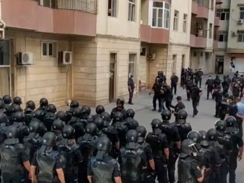 Bakıda polisə zibil atan 11 nəfər SAXLANILDI - VİDEO