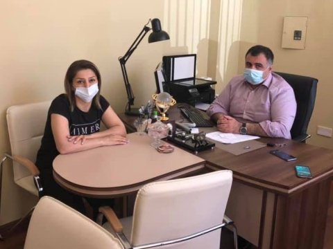 Polisin “Sən dovşansan!” dediyi qadının oğlu həbsdən BURAXILDI