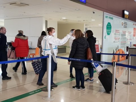 Bakı-Naxçıvan-Bakı reysinin sərnişinlərindən COVID-19 testi götürüləcək