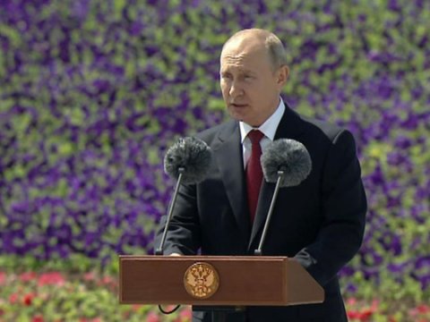 Putin 2 aydan sonra ilk dəfə ictimaiyyət önünə çıxdı