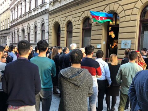 Pandemiya dövründə vətəndaşlarımızın sığındığı yer - Macarıstandakı Azərbaycan Evi
