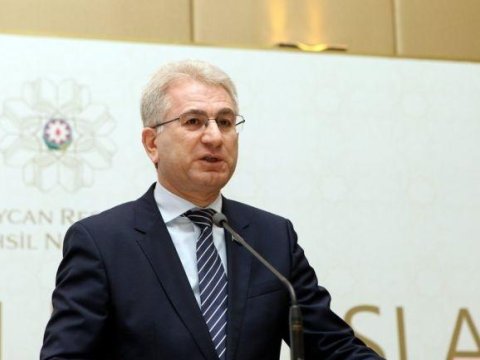 Komitə sədri deputatları koronavirusa qarşı diqqətli olmağa çağırdı