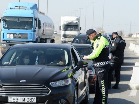 Karantin postlarından keçmək istəyən 900 avtomobil geri qaytarıldı - RƏSMİ