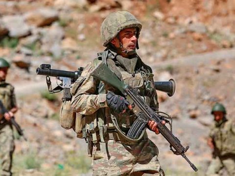 Türkiyənin 3 cəbhədə müharibəsi – “Ətrafdakı hadisələrə seyrçi qalmır” 