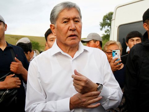 Eks-prezident Atambayevə hökm oxundu
