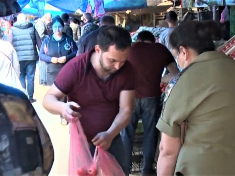 Sərt karantin, icazəsiz gəzənlər, avtobuslardakı sıxlıq, bazarlardakı biabırçılıq... - Rəsmilər nə deyir?..