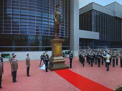 Qazaxıstanda Nazarbayevə heykəl ucaldıldı