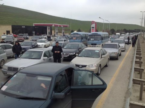 Bakıya gələn 305 maşın geri QAYTARILDI