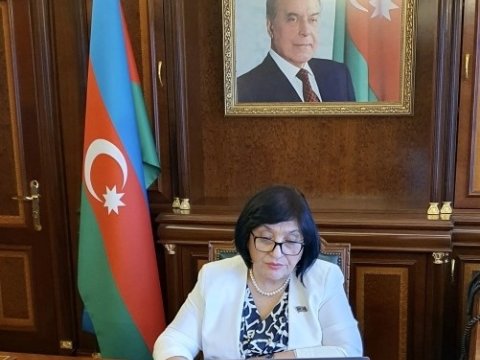 Spiker siyasi partiya rəhbərləri ilə nələrdən danışdı...