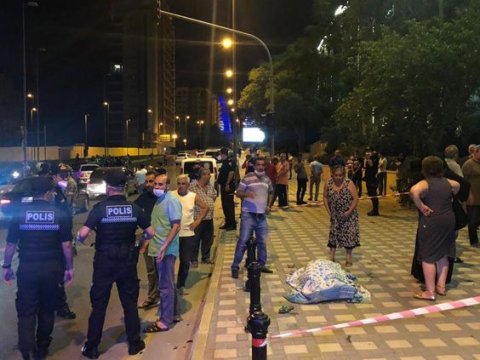 Motosiklet yolu keçən qadını vurub öldürdü