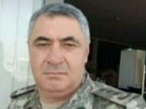 Bakıda şəhid polkovnikin cənazəsinin qarşılayan yürüş...