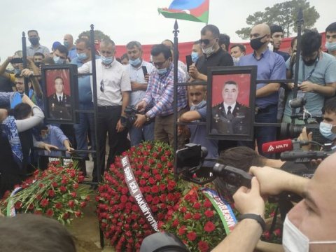 General Polad Həşimov və polkovnik İlqar Mirzəyev II Fəxri Xiyabanda dəfn olundu - FOTO