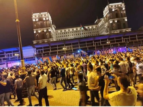 Müxalifət partiyaları da Orduya dəstək aksiyasındakı təxribatı PİSLƏDİ  