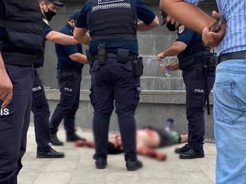 Gənc oğlan özünü parlamentin qarşısında doğradı - DİN-dən AÇIQLAMA
