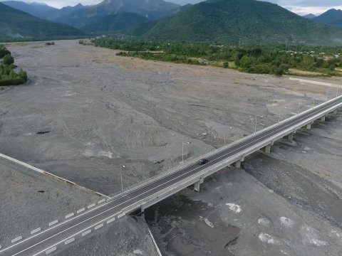 Bum çayı üzərindəki körpü hazırdır - Fotolar