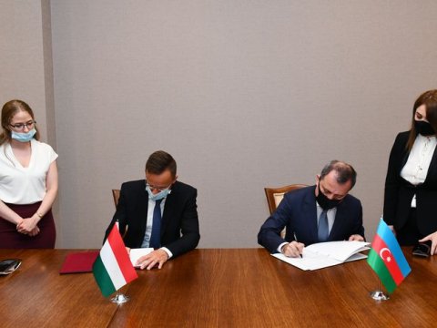 Azərbaycan və Macarıstan XİN nazirləri arasında bir sıra sənədlər imzalandı
