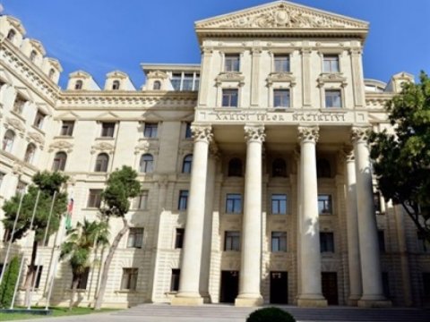 XİN-dən Fransaya etiraz  