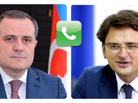 Ceyhun Bayramov ukraynalı həmkarı ilə telefonla danışdı