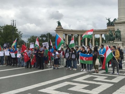 Budapeştdə Ermənistana qarşı etiraz aksiyası başa çatdı