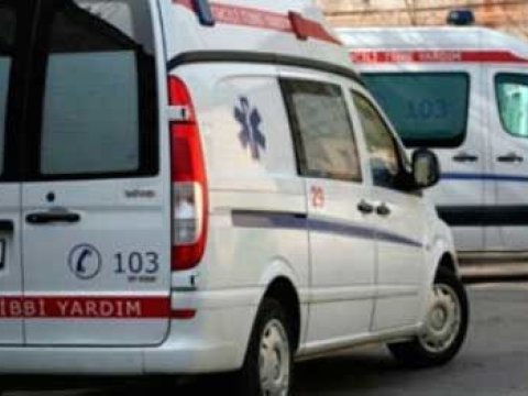 Novxanıda ata və oğlu bıçaqlandı