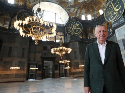 Ərdoğan Aya-Sofyanı ziyarət edib