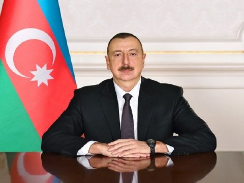 İlham Əliyev Xalq artistinə mənzil bağışladı