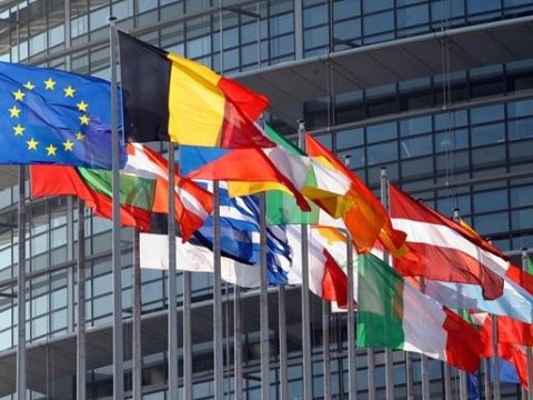 Avropa Birliyi 750 milyard dollarlıq yardım paketini qəbul etdi
