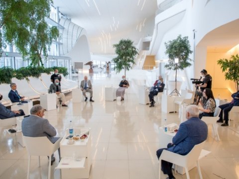 “Bizi ora danlamağa çağırmamışdılar” - Ziyalılar Anar Ələkbərovla görüşdən DANIŞDILAR