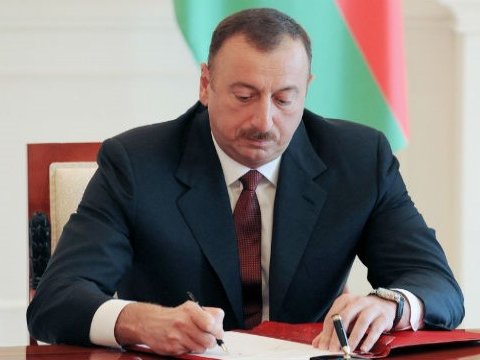 İlham Əliyev mətbuata maliyyə yardımı ayırdı