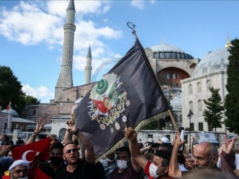Putin yunan baş nazirlə Aya Sofyanı müzakirə etdi