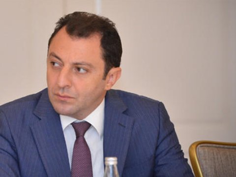 Elnur Məmmədov Təhsil nazirinin müşaviri vəzifəsindən AZAD OLUNDU