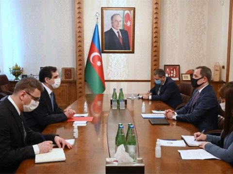 Ceyhun Bayramov türkiyəli səfirlə erməni təxribatlarını müzakirə etdi