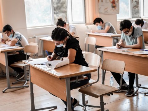 Bugünkü buraxılış imtahanlarından 3 abituriyent xaric olunub - DİM