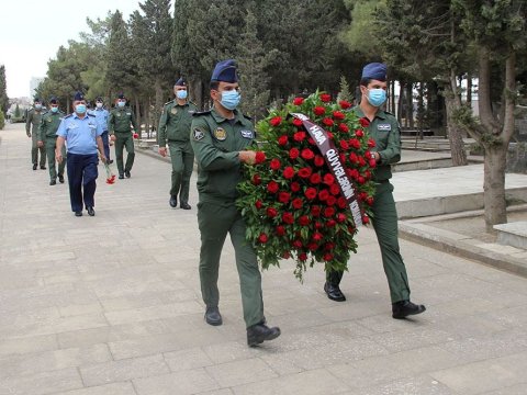 Hərbi pilot Rəşad Atakişiyev məzarı başında anıldı 