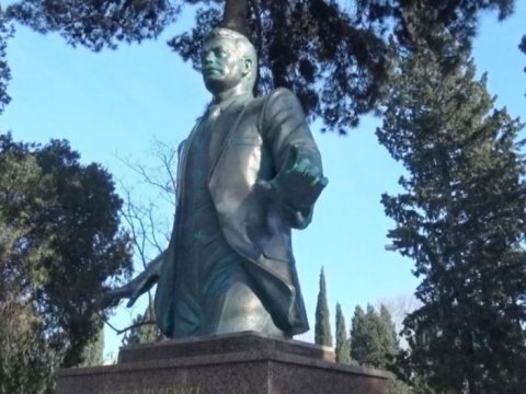 Qəmbər Hüseynlinin məzarının köçürülməsi ilə bağlı məsələyə aydınlıq gətirilib                 