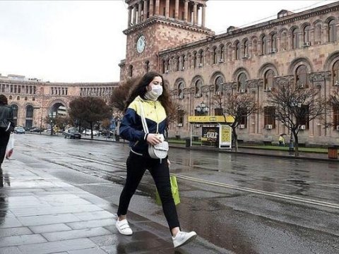 Ermənistanda koronadan ölənlərin sayı 700-ü keçdi