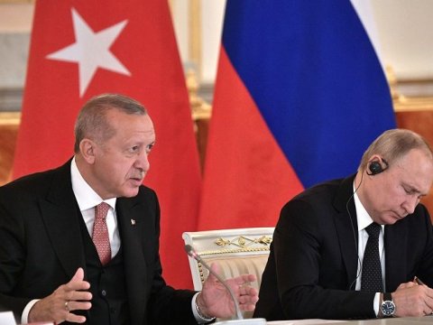 Ərdoğan Putinlə Azərbaycan-Ermənistan sərhədindəki vəziyyəti müzakirə etdi