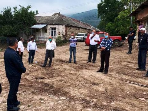İcra başçısı Buzluq kəndində oldu, sakinlərlə problemlərini dinlədi