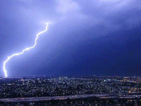 Meksikada futbolçuları ildırım vurdu: ölənlər var