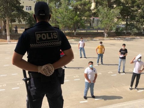 Polis bugünkü imtahanlarla bağlı məlumat yaydı