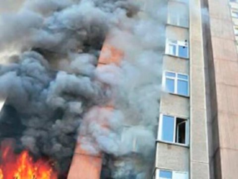 Bakıda çoxmərtəbəli binada yanğın